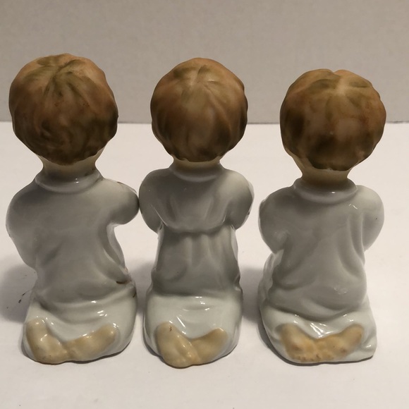 VTG. Sanmyro Praying Priest and Altar Boys Porcelain figurine set of three - Picture 7 of 11